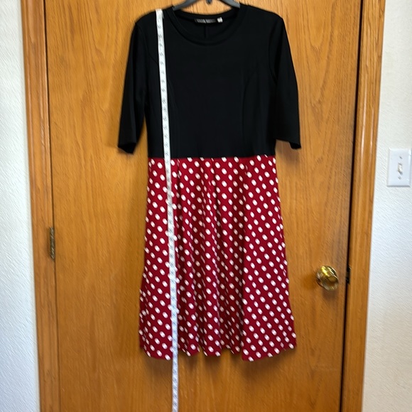 New No tags!! Cute red polka dot dress size L Waist approx 17”. Length 40” - Picture 5 of 6
